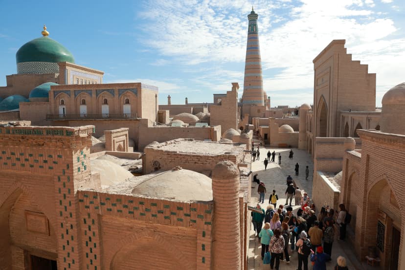 🕌 Минарет и медресе Ислам-Ходжа — история, нарисованная на небе Хивы