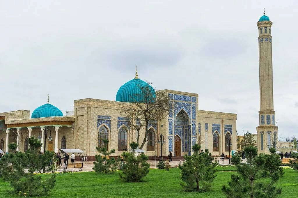 🕌 Zangi Ata Complex — A Sacred Pilgrimage Site in Tashkent Region