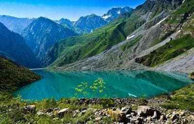 Urungach Lakes (Jade Lakes) — a unique natural wonder nestled among the mountains